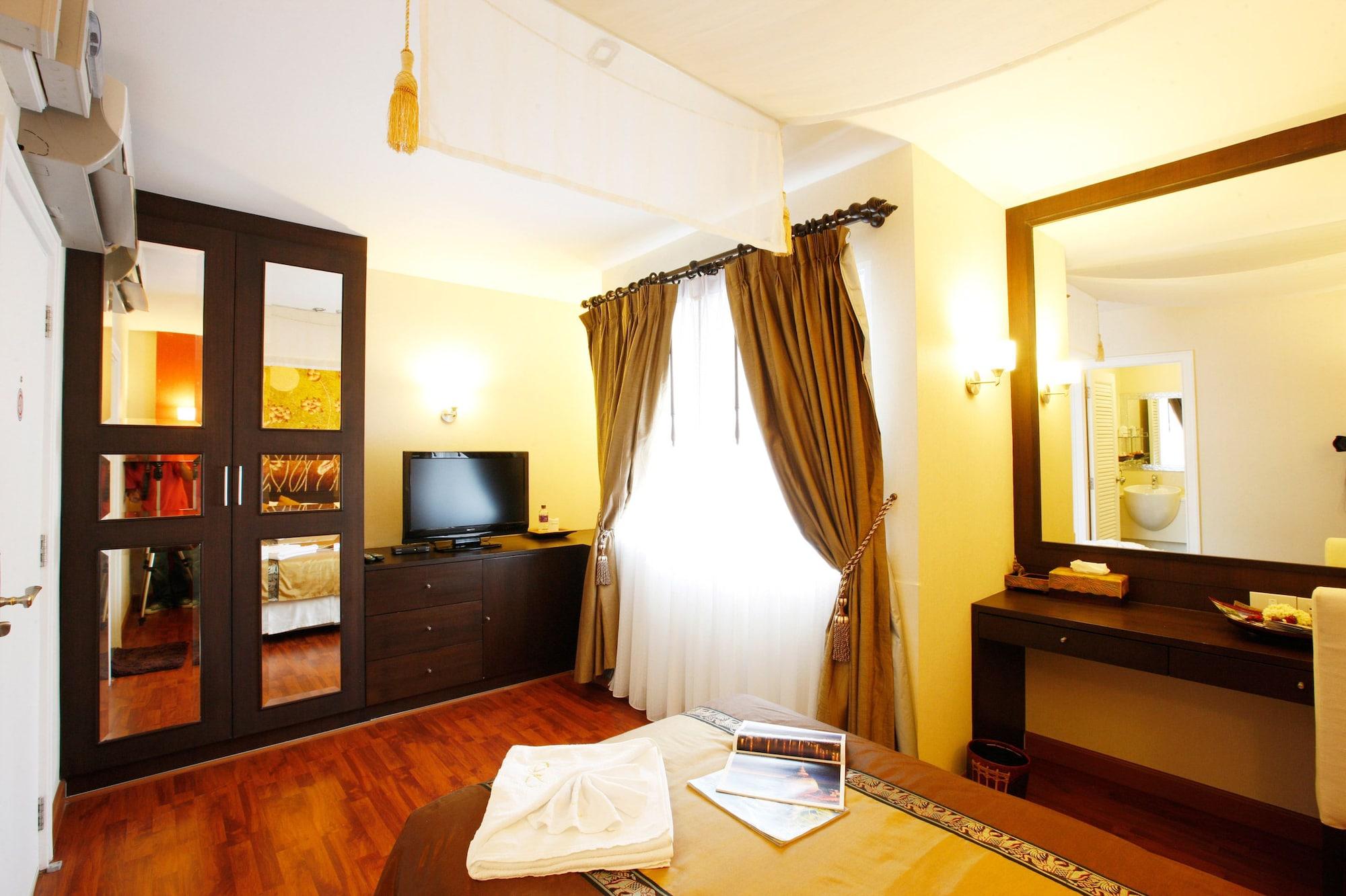 Mirth Sathorn Hotel Bangkok Exterior foto