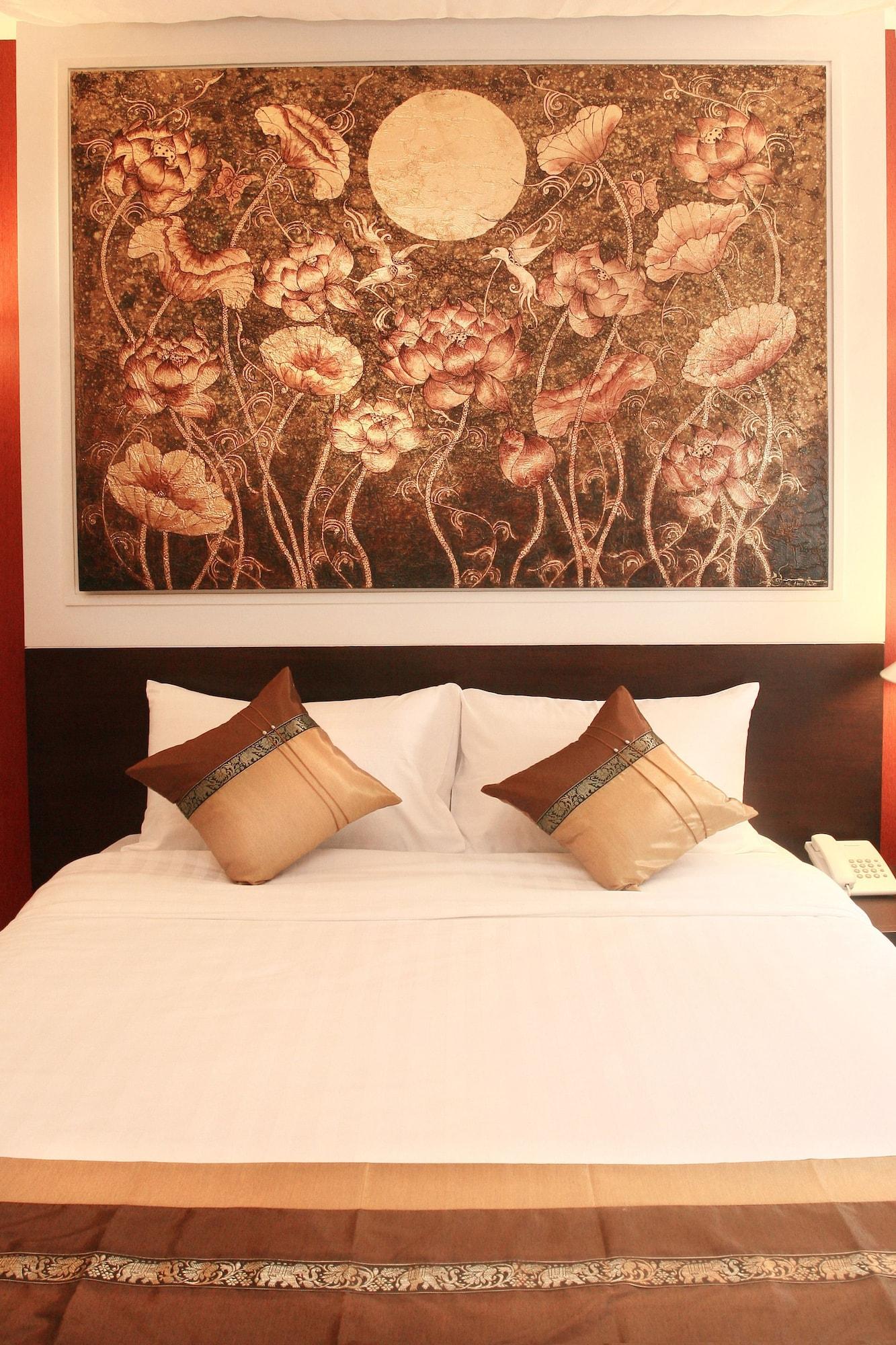 Mirth Sathorn Hotel Bangkok Exterior foto