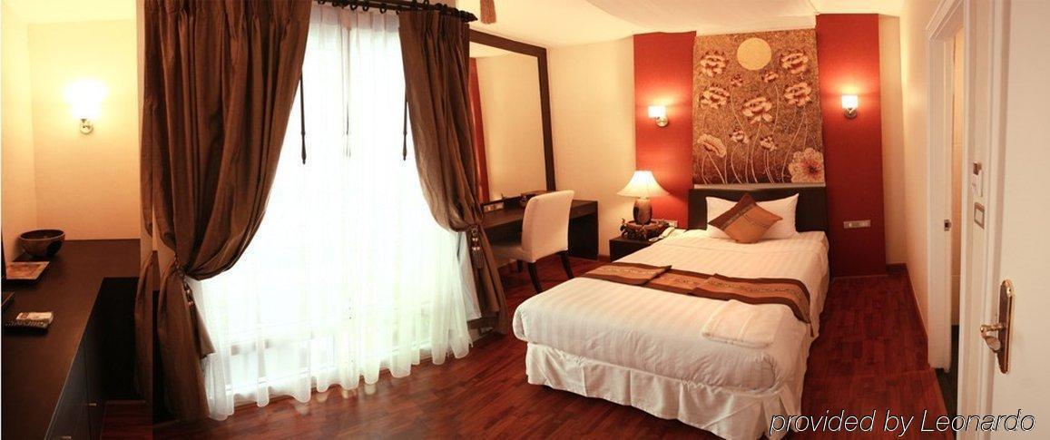 Mirth Sathorn Hotel Bangkok Exterior foto