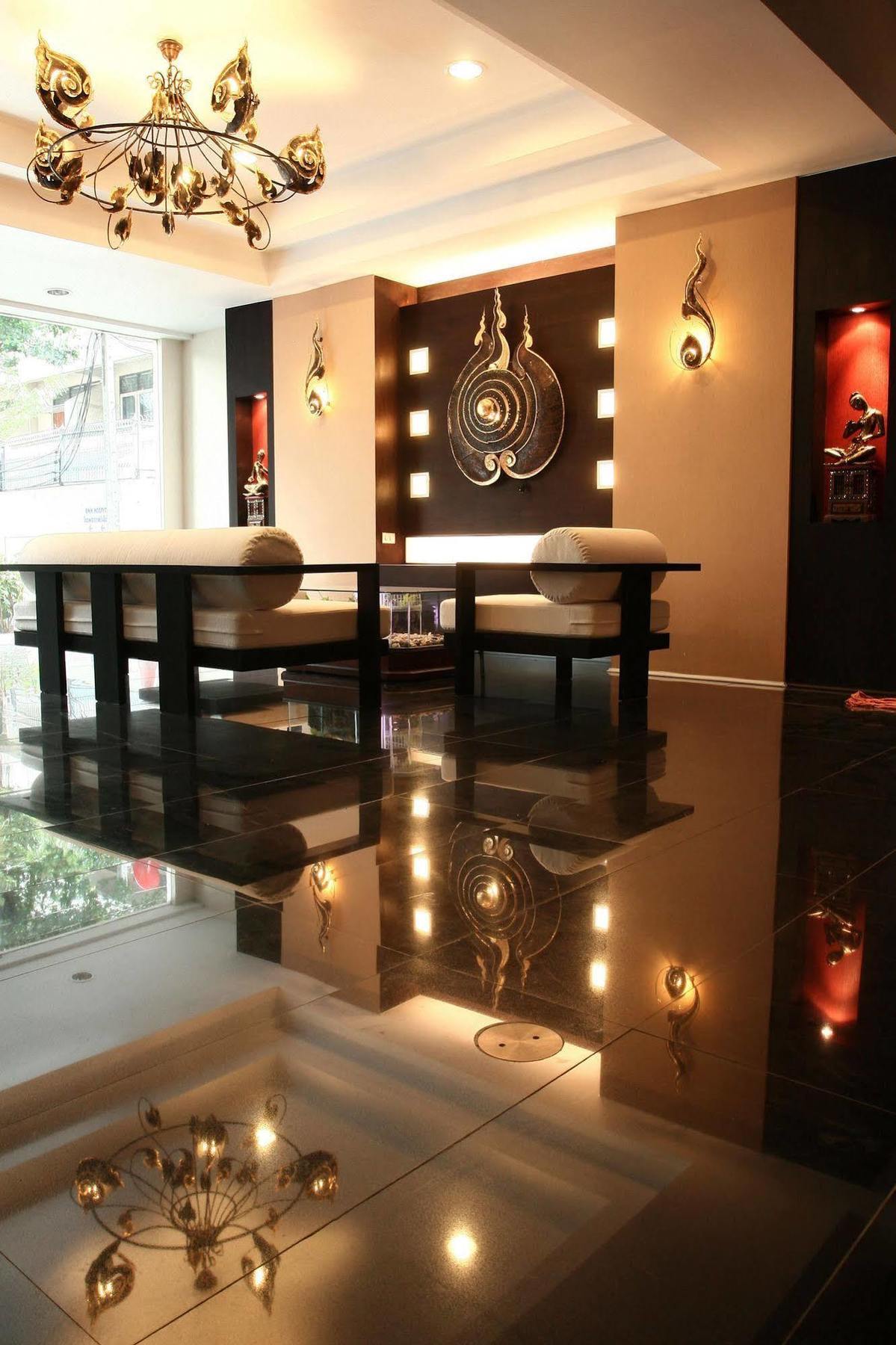 Mirth Sathorn Hotel Bangkok Exterior foto